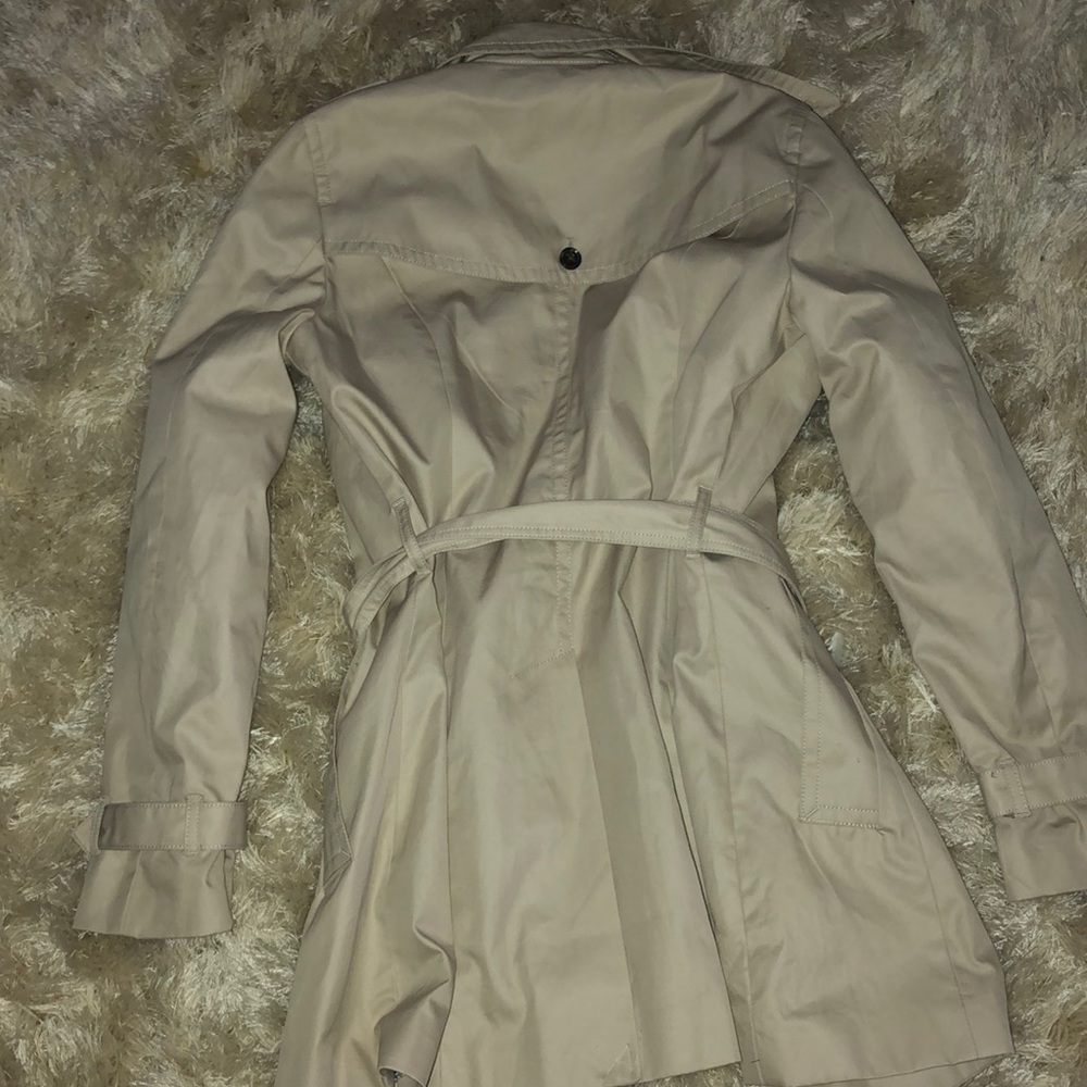 Banana republic cream trench coat (the back)